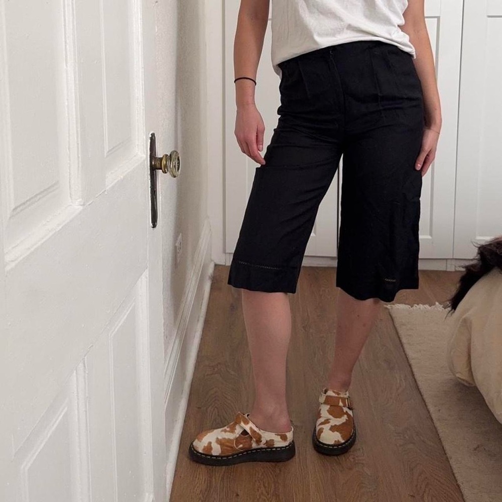 Vintage Black Linen Wide Leg Capris